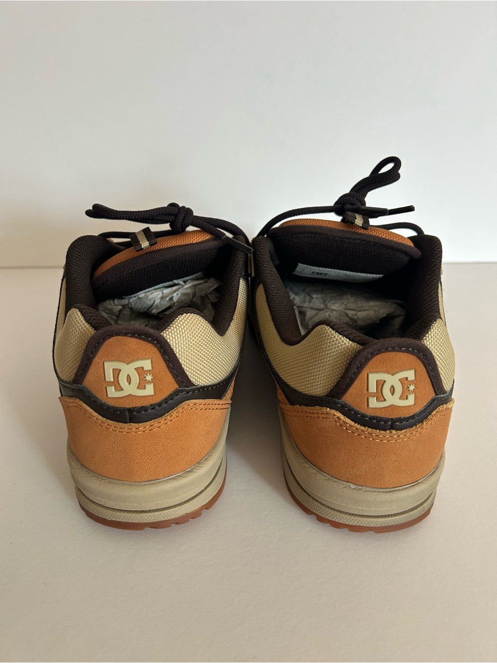 DC Men's Kalis Lite SE Tan and Black Skate Sneakers - Picture 5 of 9